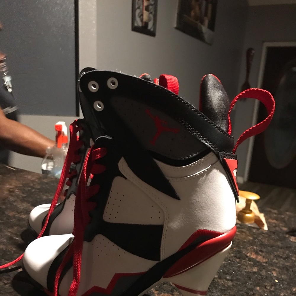 Jordan Heels 23